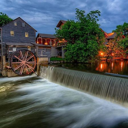 Key Lime Pie, Hot Tub,Wifi, 1089 Free Tickets Each Paid Day, Dollywood And More 개틀린버그 외부 사진