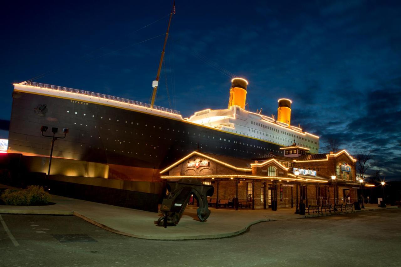 Key Lime Pie, Hot Tub,Wifi, 1089 Free Tickets Each Paid Day, Dollywood And More 개틀린버그 외부 사진