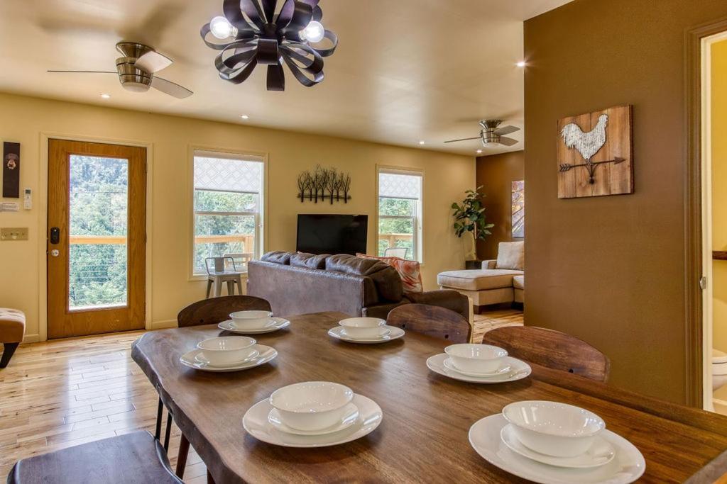 Key Lime Pie, Hot Tub,Wifi, 1089 Free Tickets Each Paid Day, Dollywood And More 개틀린버그 외부 사진
