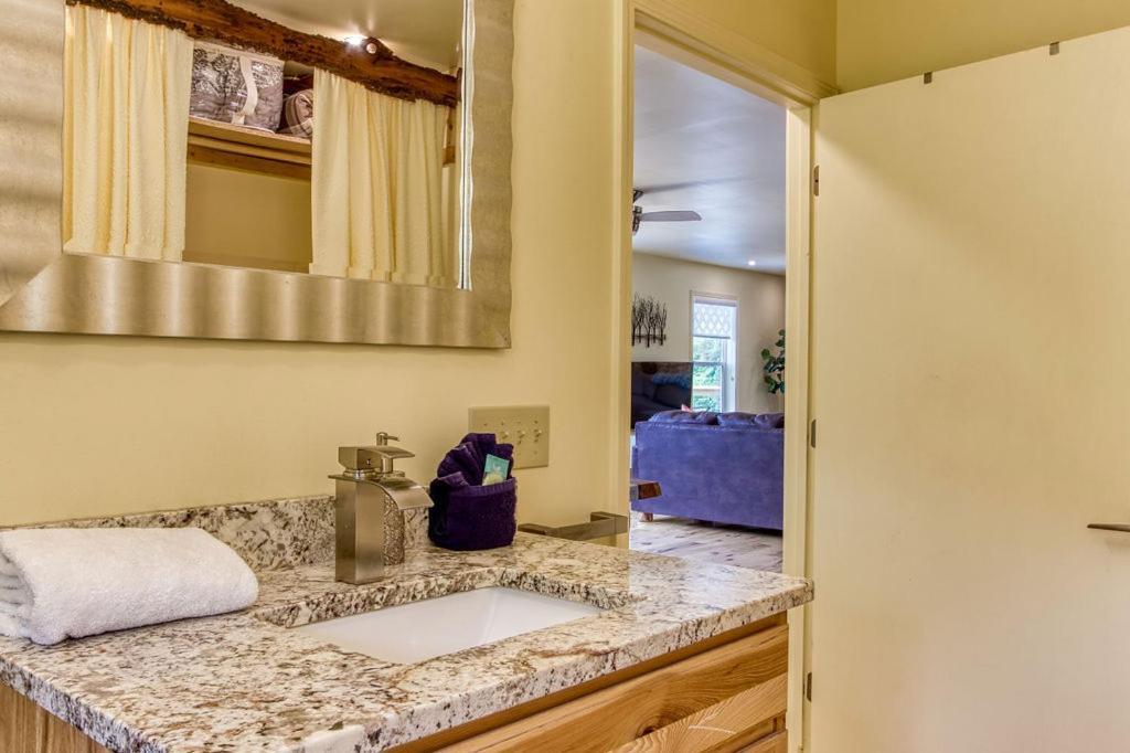 Key Lime Pie, Hot Tub,Wifi, 1089 Free Tickets Each Paid Day, Dollywood And More 개틀린버그 외부 사진