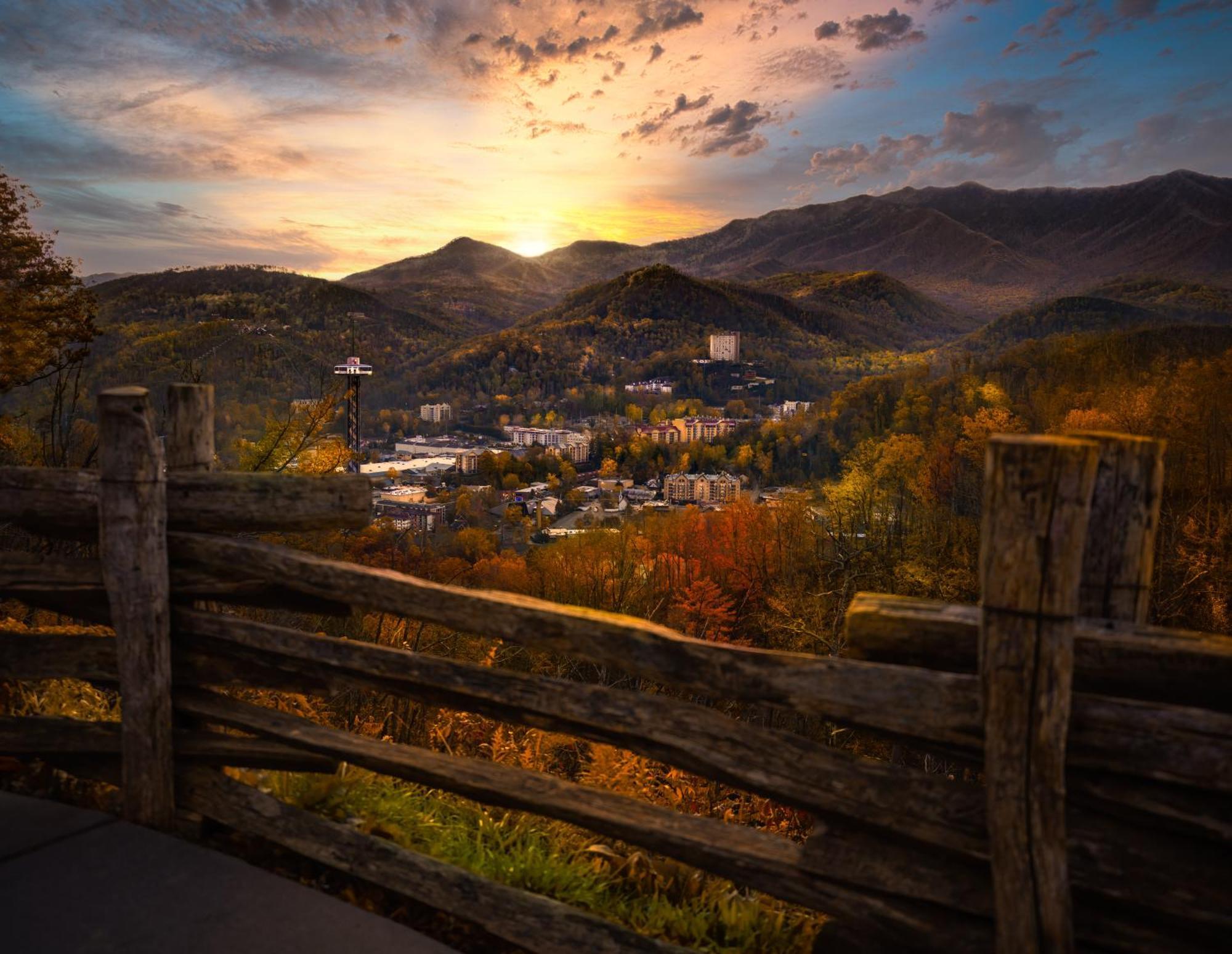 Key Lime Pie, Hot Tub,Wifi, 1089 Free Tickets Each Paid Day, Dollywood And More 개틀린버그 외부 사진