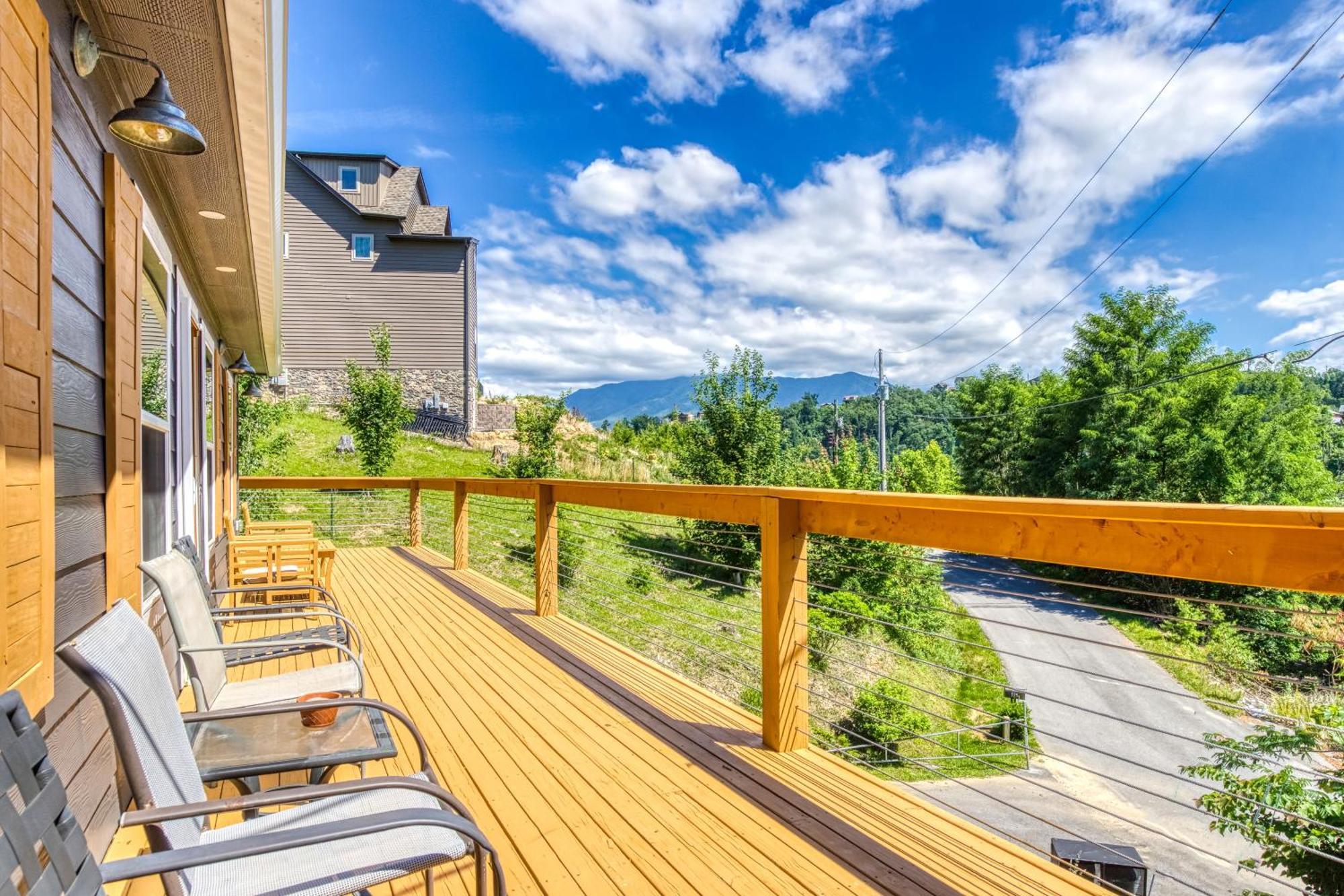 Key Lime Pie, Hot Tub,Wifi, 1089 Free Tickets Each Paid Day, Dollywood And More 개틀린버그 외부 사진
