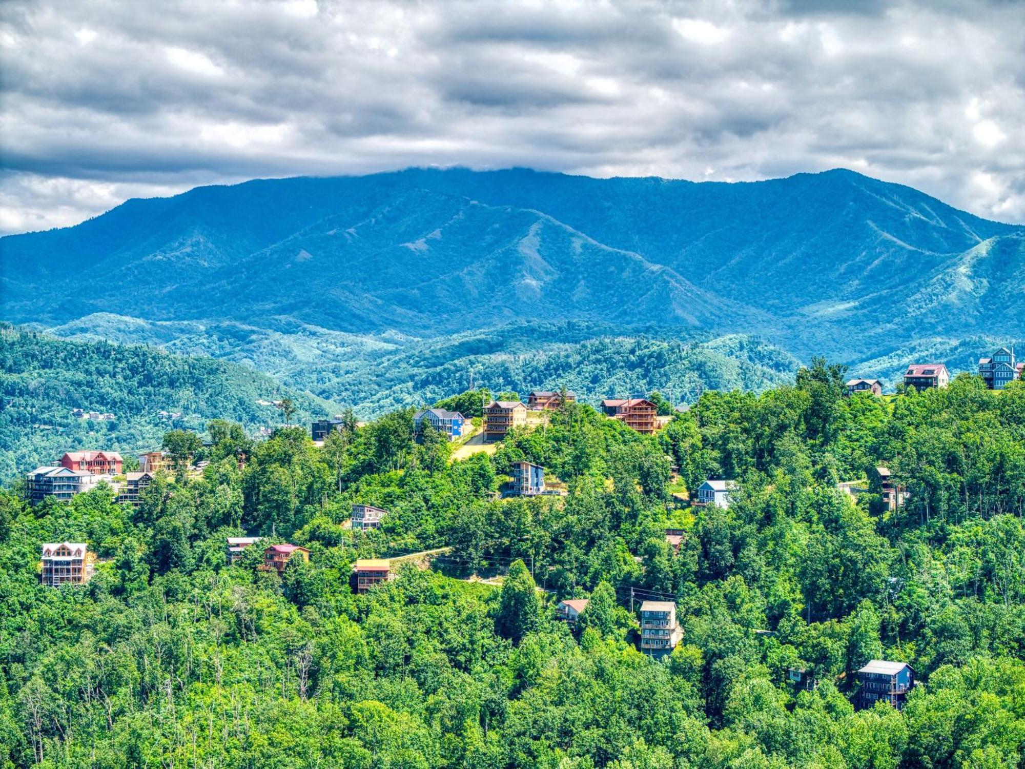 Key Lime Pie, Hot Tub,Wifi, 1089 Free Tickets Each Paid Day, Dollywood And More 개틀린버그 외부 사진