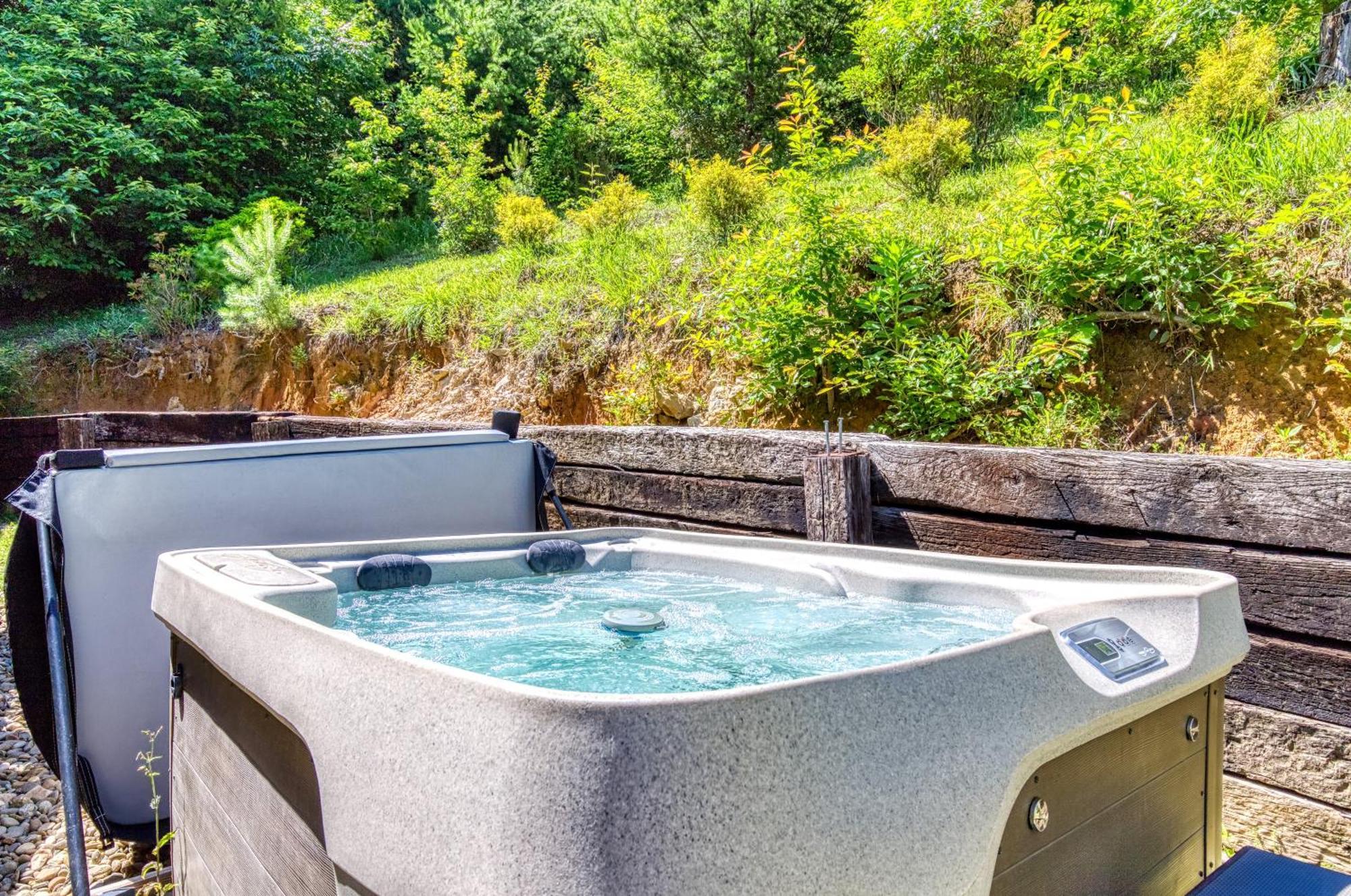 Key Lime Pie, Hot Tub,Wifi, 1089 Free Tickets Each Paid Day, Dollywood And More 개틀린버그 외부 사진