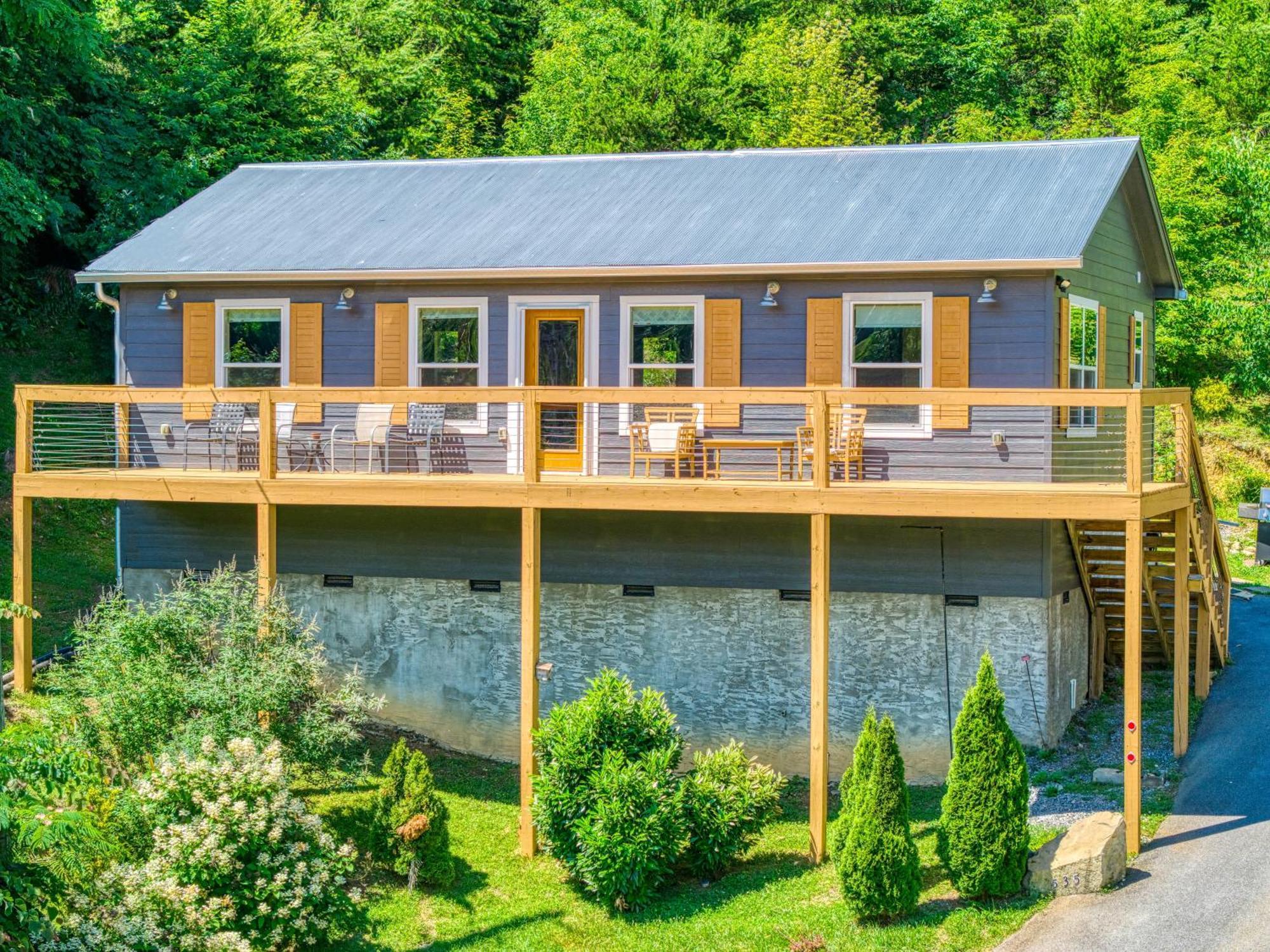 Key Lime Pie, Hot Tub,Wifi, 1089 Free Tickets Each Paid Day, Dollywood And More 개틀린버그 외부 사진